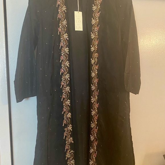 LA LO LA beautiful silk caftan,embroidered, new with tags - Picture 2 of 16